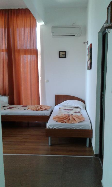 Zora Guest House Primorsko Habitación foto