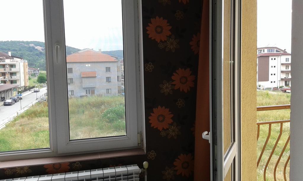 Zora Guest House Primorsko Habitación foto