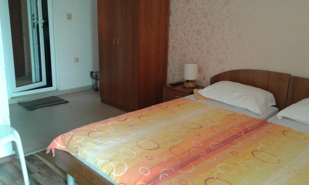 Zora Guest House Primorsko Habitación foto